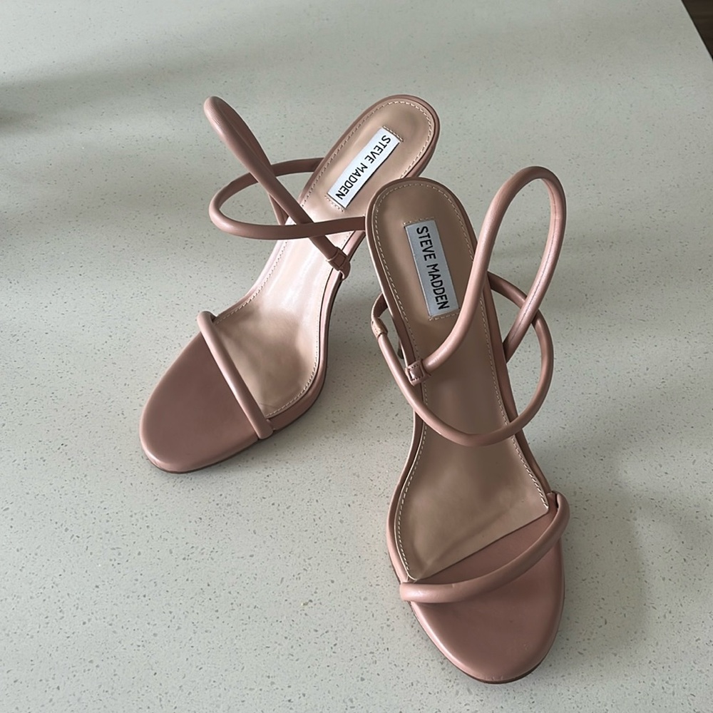 Steve Madden nude heels